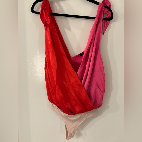 V Neck Bodysuit - Picture 5 of 8